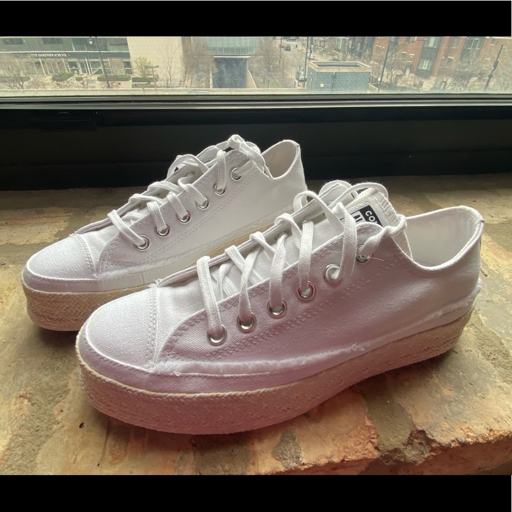Converse - brand NEW